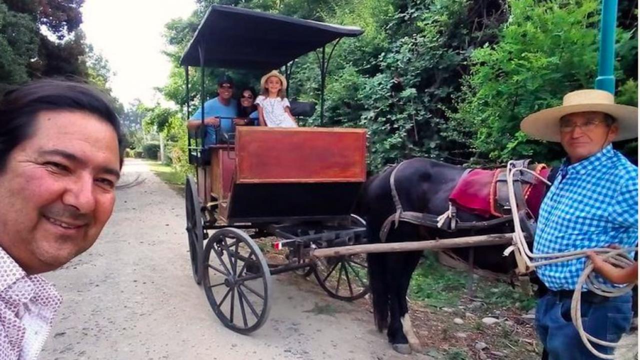 Un paseo por el centro histórico de Isla de Maipo y los hermosos viñedos que lo rodean